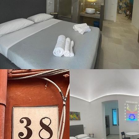 Civico 38 - Le Tre Chiavi Hotel Bari Ngoại thất bức ảnh